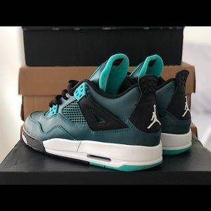 Air Jordan 4 Retro